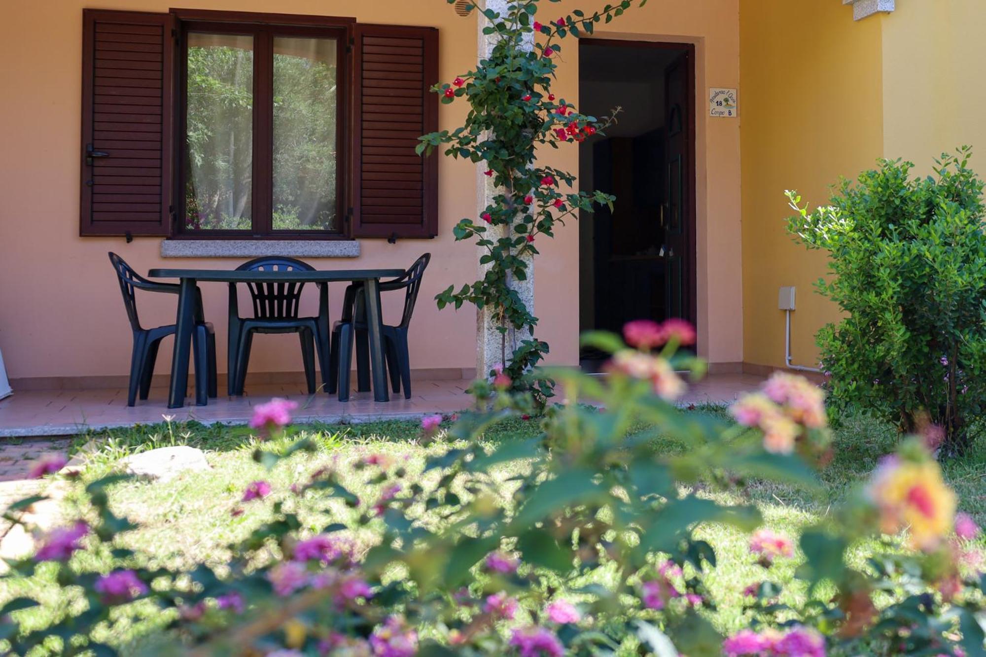 Residence Oasi Anfiteatro Porto Ottiolu Esterno foto