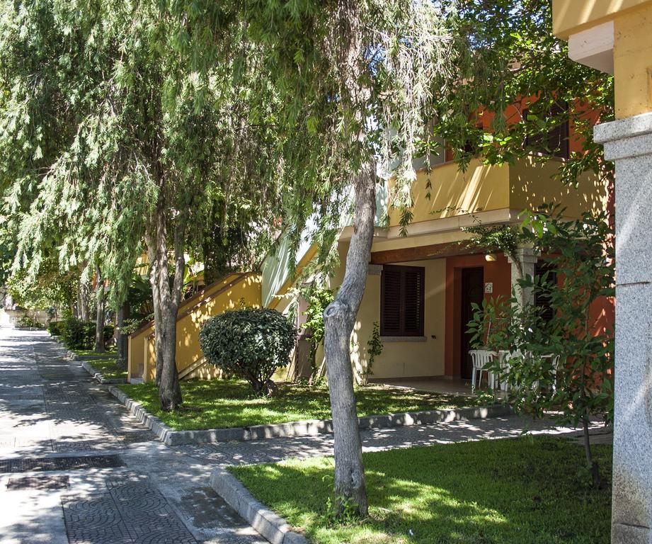 Residence Oasi Anfiteatro Porto Ottiolu Esterno foto