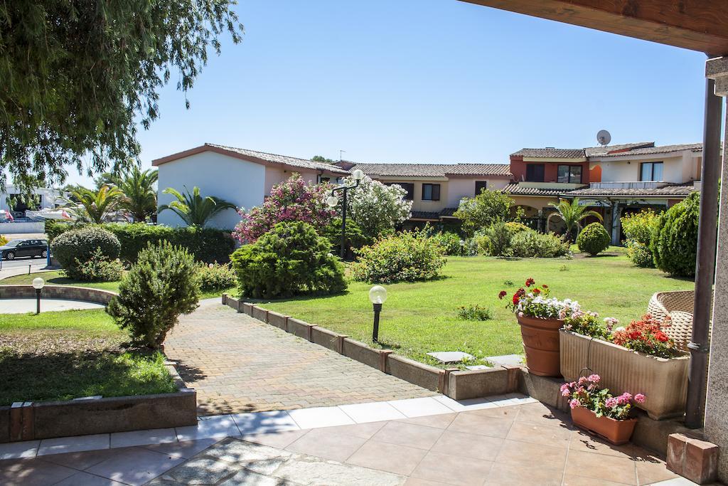 Residence Oasi Anfiteatro Porto Ottiolu Esterno foto